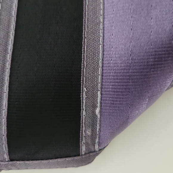 Harveys Disney Couture The Nightmare Before Christmas Carriage Ring Tote - Picture 12 of 14